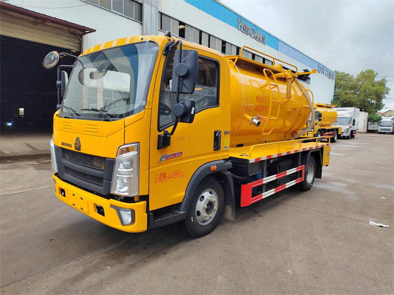 豪沃一體罐清洗吸污車(chē)160馬力藍(lán)牌