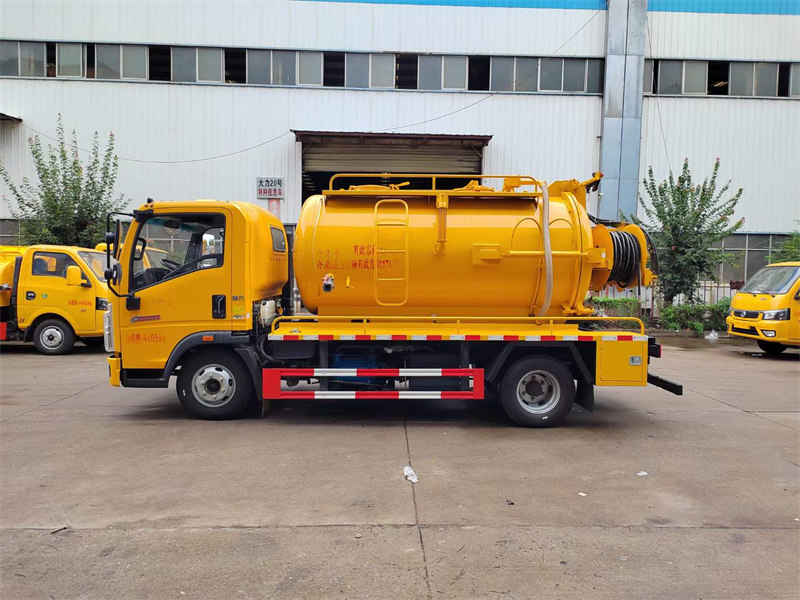 豪沃一體罐清洗吸污車(chē)160馬力藍(lán)牌