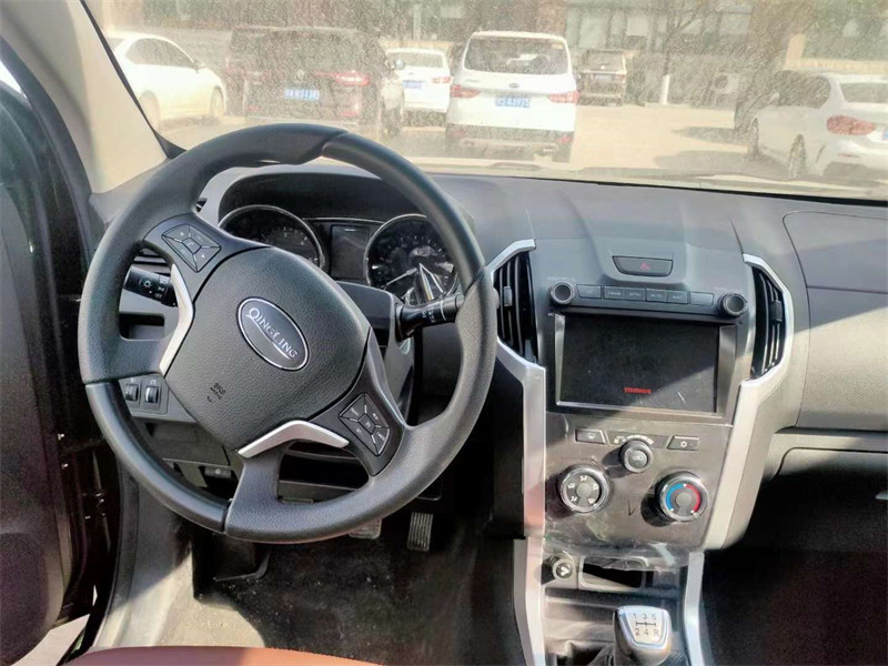 五十鈴皮卡殯儀車配備304D常溫棺或制冷冰棺