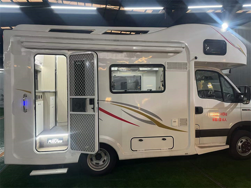 程力依維柯房車后上門布局2024年開年活動價