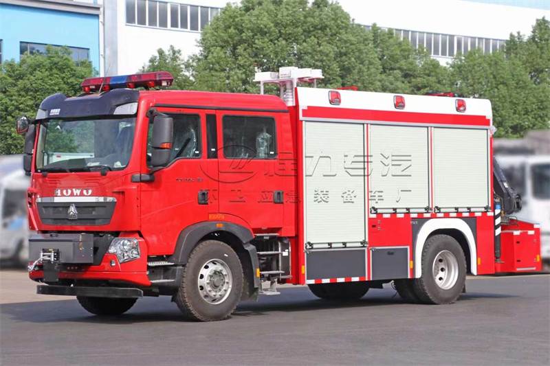 重汽豪沃搶險救援消防車軸距4700雙排駕駛室
