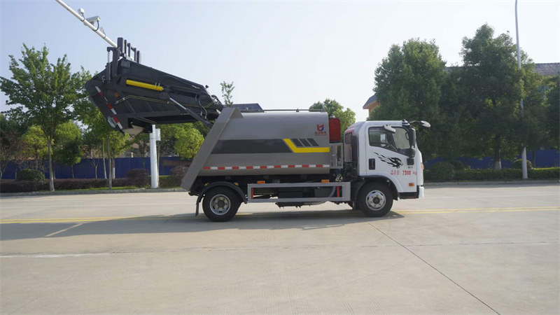 重汽王牌7方壓縮垃圾車現(xiàn)車實(shí)力派神車3360軸距