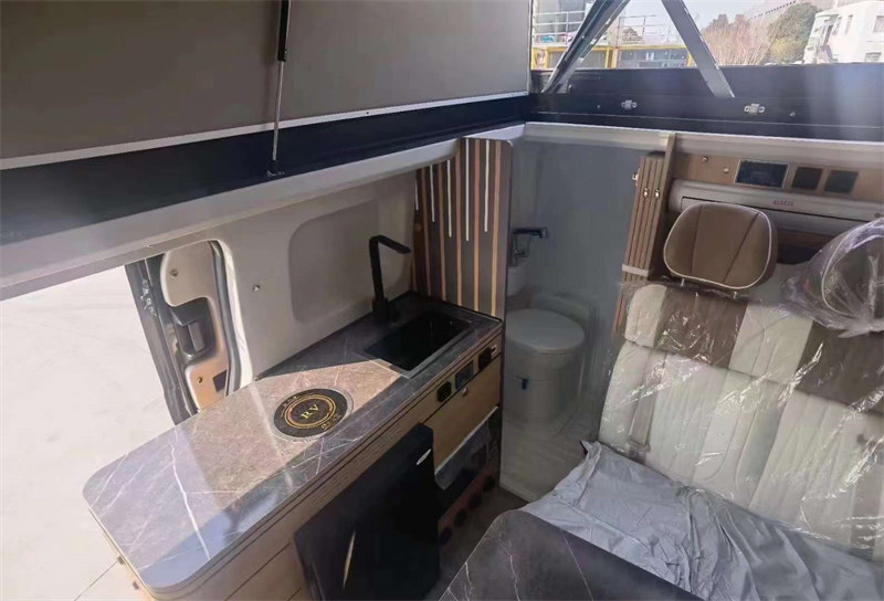 福特V362汽油版升頂房車新車下線開年鉅惠