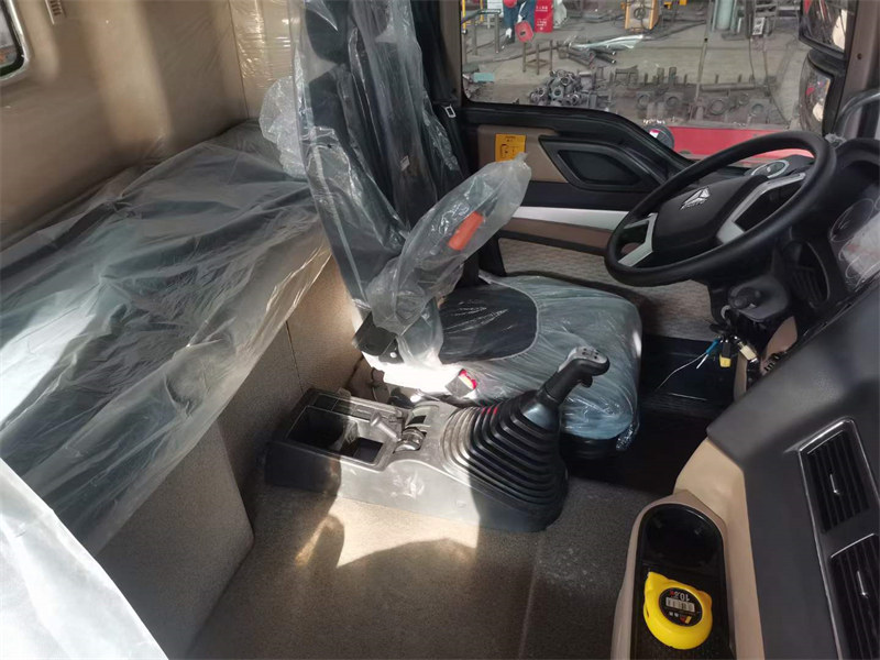 新款重汽豪沃16方灑水車濰柴240馬力8檔變速箱950大扭矩