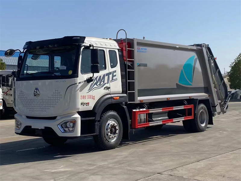 征服廢棄物的領(lǐng)域：重汽5.1米軸距大容量壓縮垃圾車