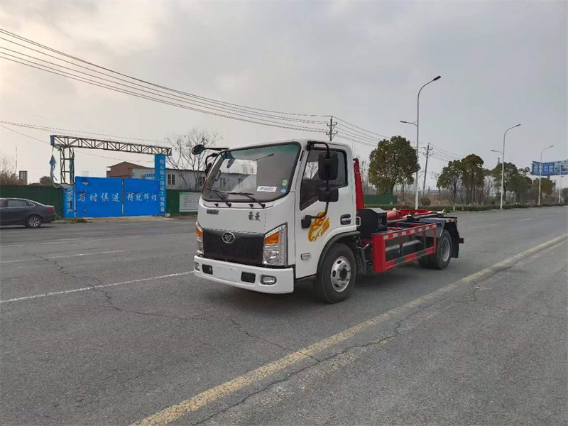 豪曼純電動藍牌可下地下室勾臂垃圾車3360軸距地庫車