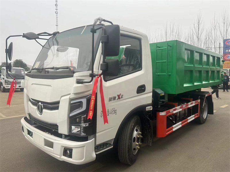 飛碟奧馳X2車廂可卸式垃圾車一輛可以進入地下室的勾臂車 