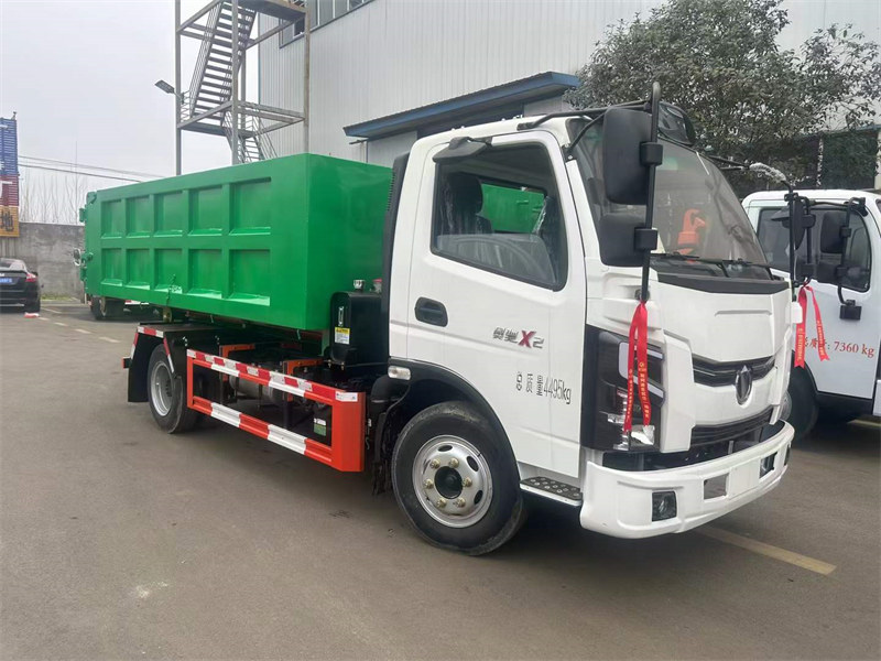 飛碟奧馳X2車廂可卸式垃圾車一輛可以進入地下室的勾臂車 