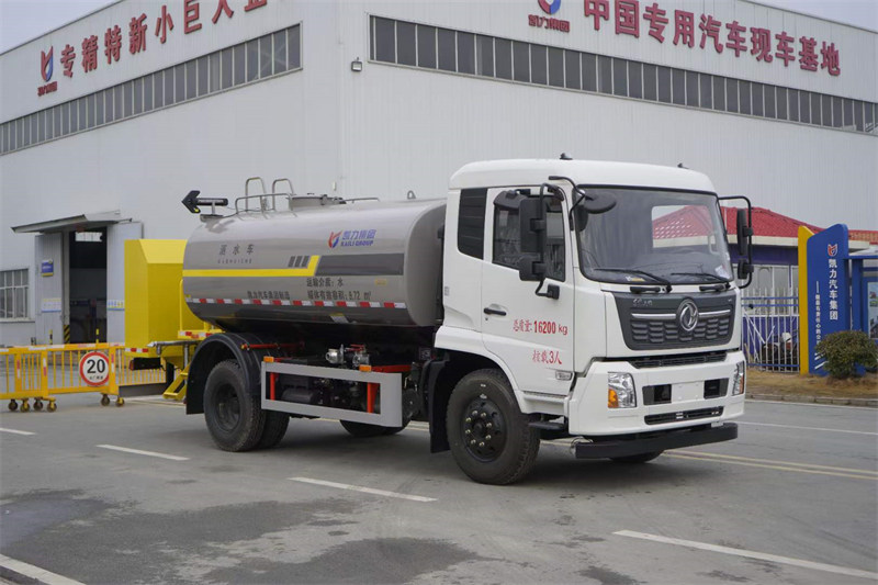 東風(fēng)天錦灑水車加裝80K防撞包守護(hù)道路安全的守護(hù)者