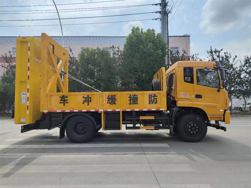 東風(fēng)K6防撞緩沖車工地安全的新篇章