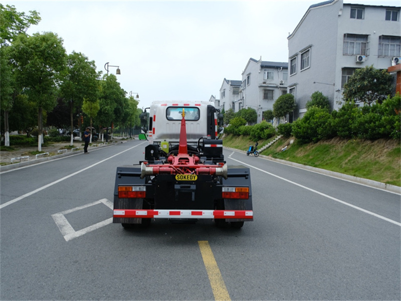 大運(yùn)國六藍(lán)牌重載車廂可卸式垃圾車