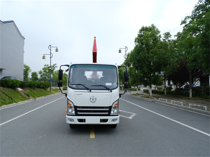 大運(yùn)國六藍(lán)牌重載車廂可卸式垃圾車