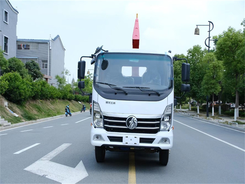 重汽王牌藍(lán)牌可卸式垃圾車總質(zhì)量4495KG