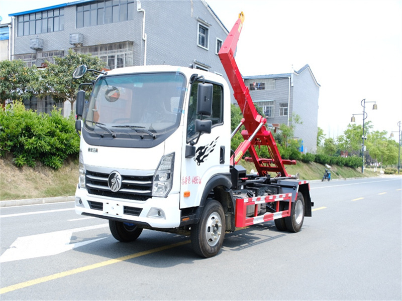 重汽王牌藍(lán)牌可卸式垃圾車總質(zhì)量4495KG
