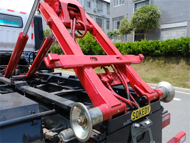 重汽王牌藍(lán)牌可卸式垃圾車總質(zhì)量4495KG