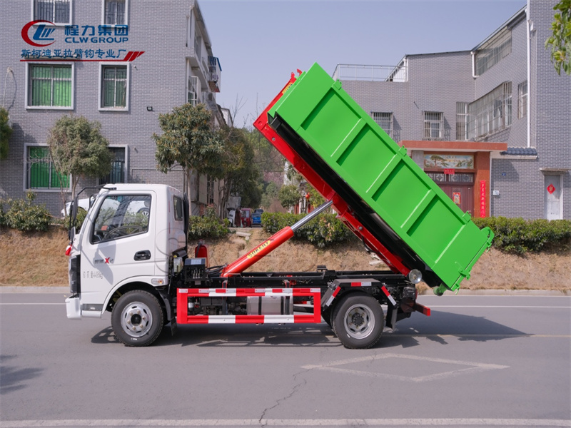 飛碟奧馳X2國(guó)六藍(lán)牌重載車(chē)廂可卸式垃圾車(chē)