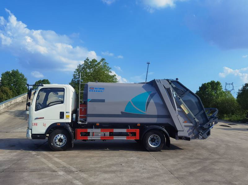 8方重汽豪沃壓縮垃圾車CL5090ZYS6BGX