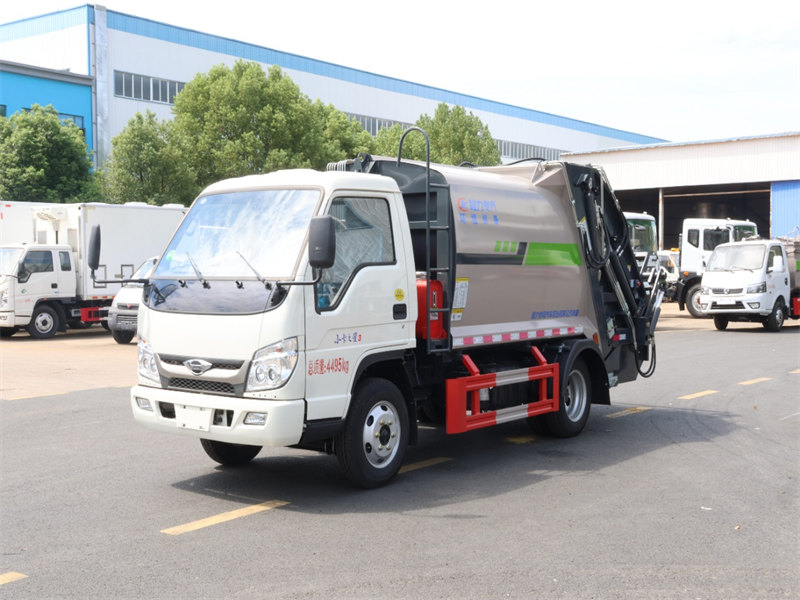 5.8方福田小卡3藍(lán)牌不超重壓縮垃圾車(chē)CLW5040ZYSBDP