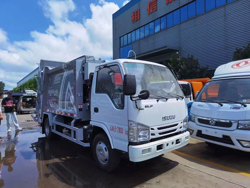 慶鈴6方壓縮垃圾車CLW5070ZYSQ6