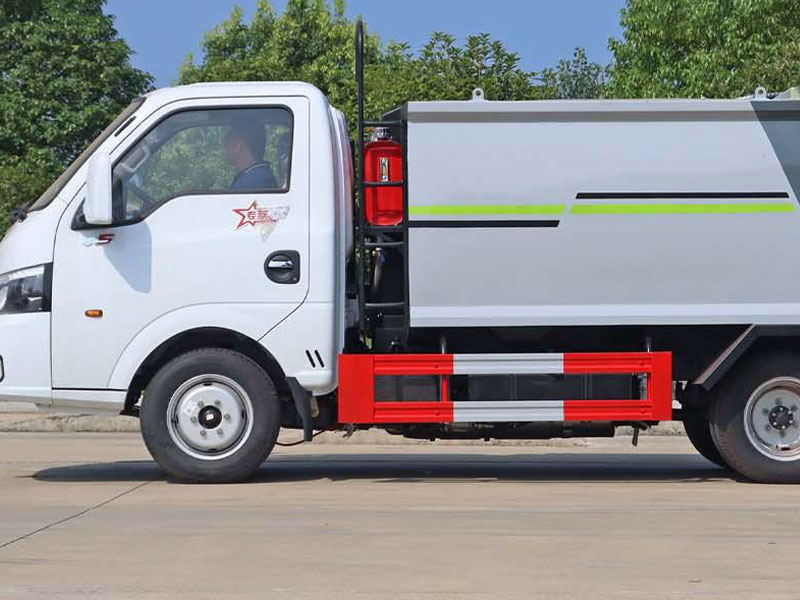 藍(lán)牌途逸CLW5040ZYSDP壓縮垃圾車可下地下室