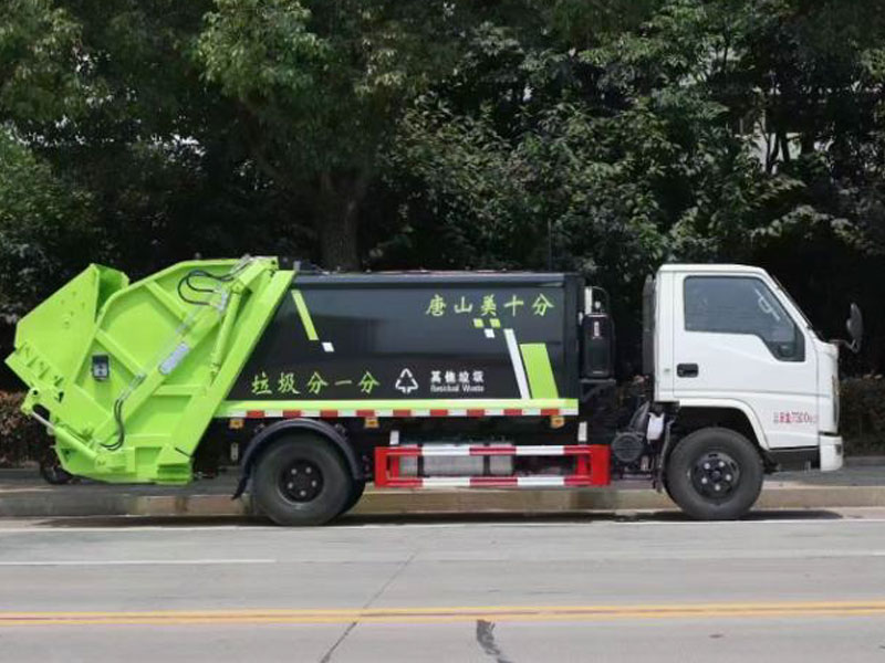 江鈴6方壓縮垃圾車CLW5070ZYSJ6