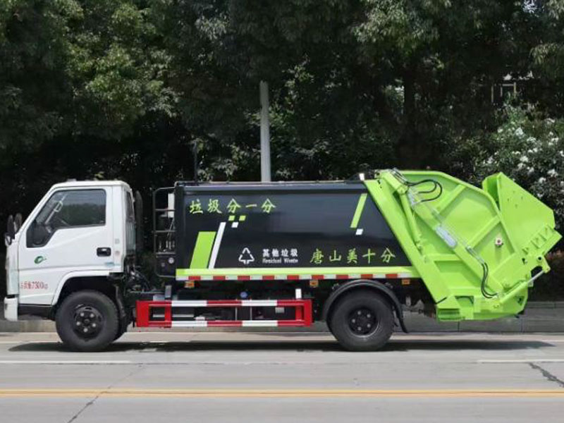 江鈴6方壓縮垃圾車CLW5070ZYSJ6