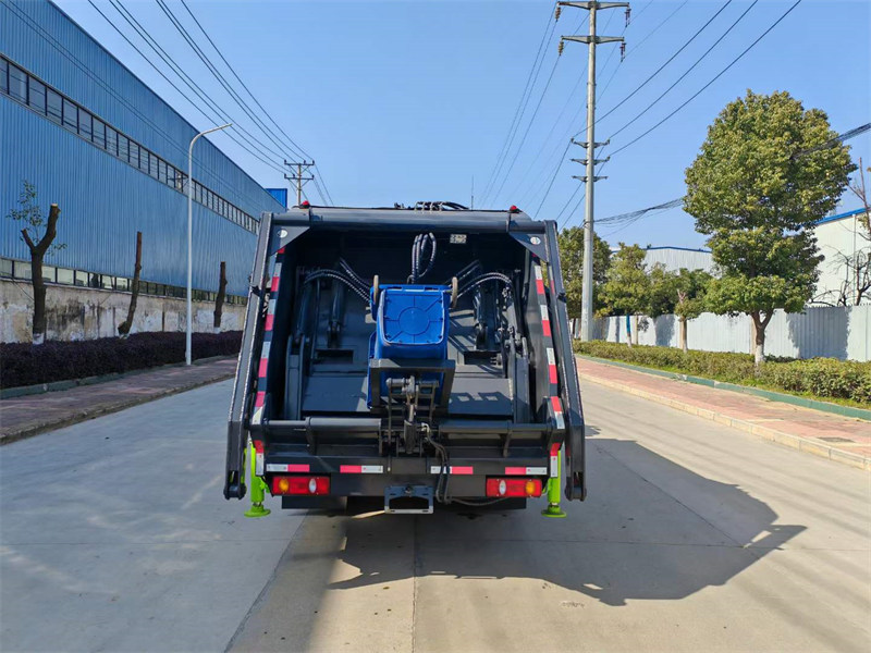 高效壓縮垃圾車東風華神T3環(huán)保之路的得力助手