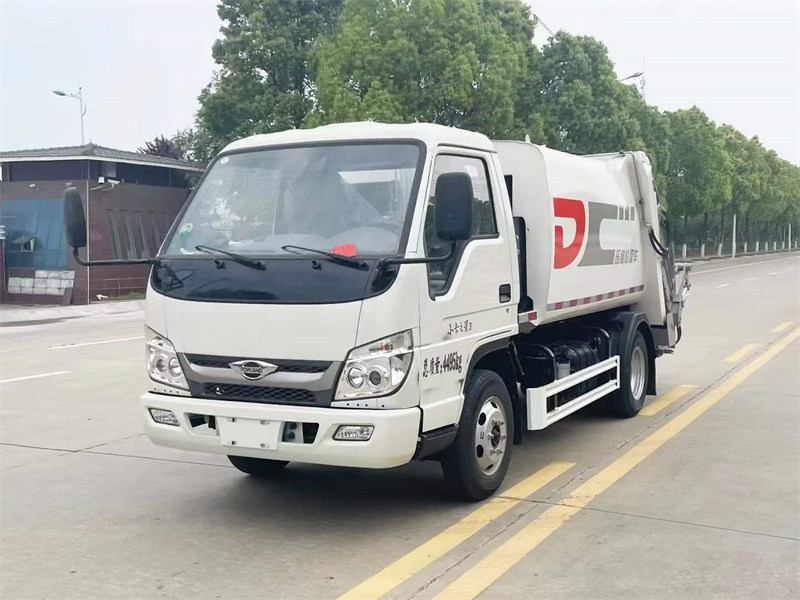 福田小卡藍(lán)牌壓縮垃圾車便捷高效的城市環(huán)保利器