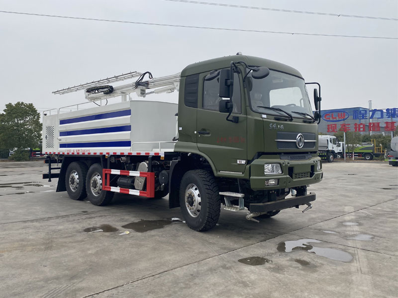 東風(fēng)天錦六驅(qū)越野光伏板清洗車CL5160GQX6AHL