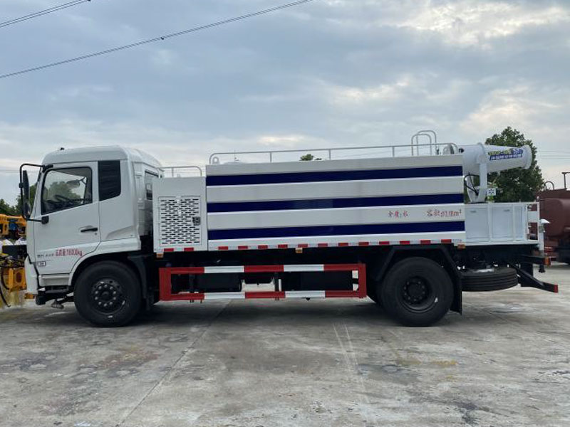 方罐東風(fēng)天錦城市清洗車
