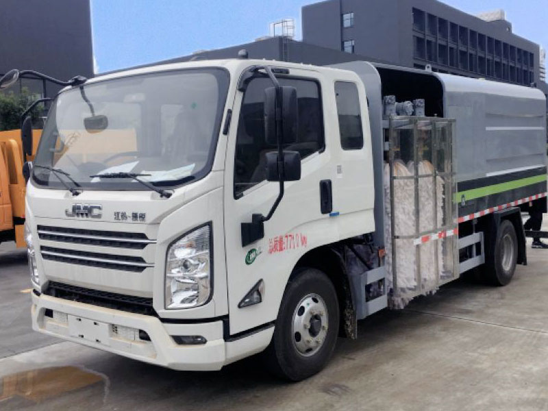 江鈴中置護(hù)欄清洗車整CL5081GQX6HL
