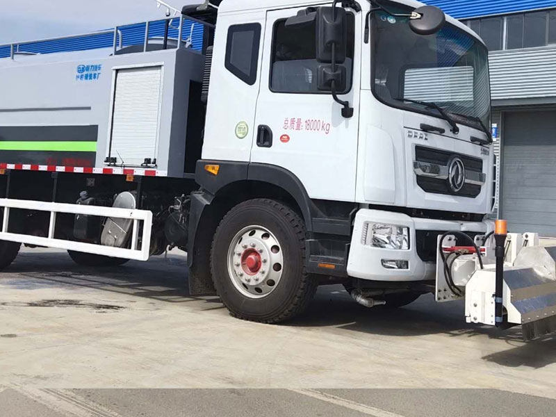 東風(fēng)路面清洗車CL5182GQXHL6