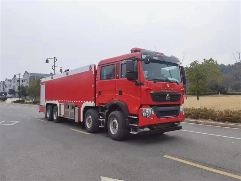 豪沃25噸水罐消防車專為消防任務(wù)量身打造