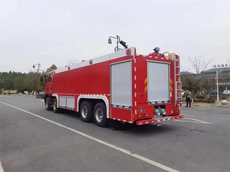 豪沃25噸水罐消防車專為消防任務(wù)量身打造