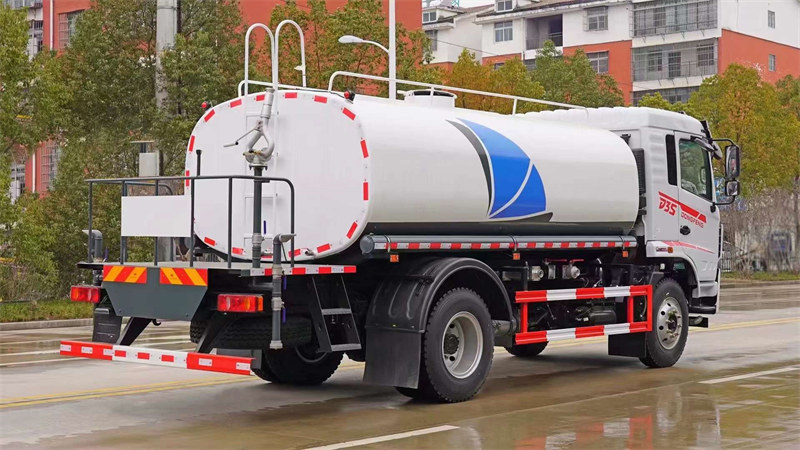 12方?東風D3S灑水車技術卓越性能強大
