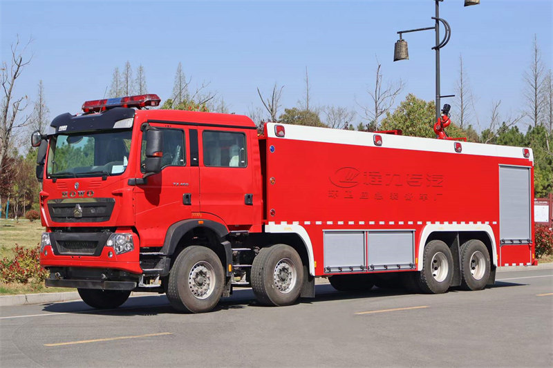 重汽豪沃25噸水罐消防車曼機(jī)460馬力發(fā)動(dòng)機(jī)