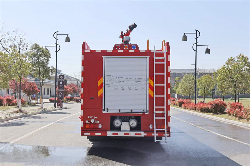 重汽豪沃25噸水罐消防車曼機(jī)460馬力發(fā)動(dòng)機(jī)