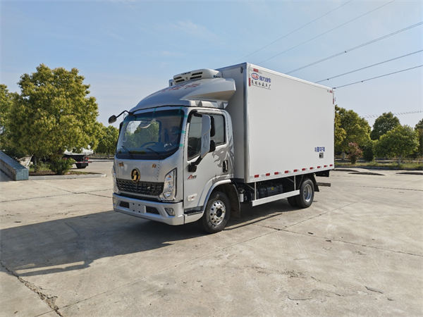 陜汽德龍K1自動檔冷藏車