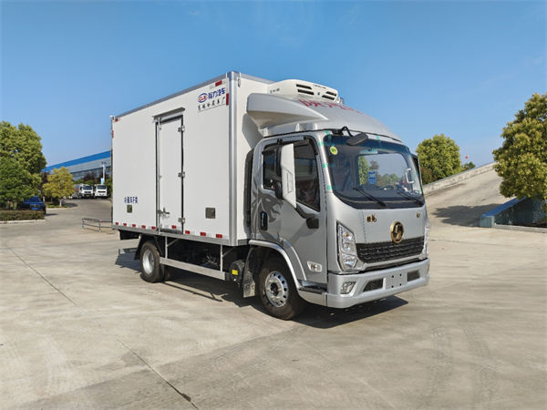 陜汽德龍K1自動檔冷藏車