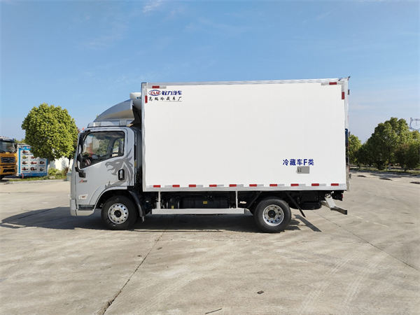 陜汽德龍K1自動檔冷藏車
