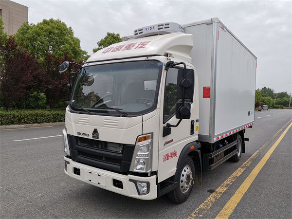 重汽豪沃大金牛4米2濰柴藍牌冷藏車