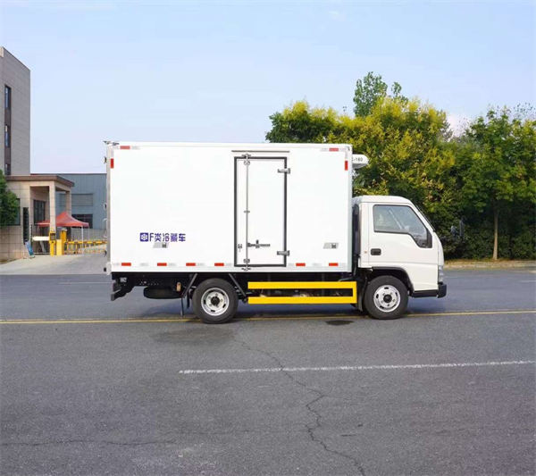 江鈴小卡3米7冷藏車