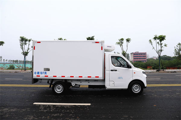 吉利 F1E純電動冷藏車