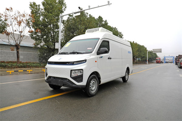 吉利V6EP純電動(dòng)面包冷藏車