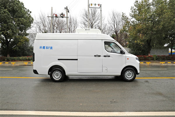 吉利V6EP純電動(dòng)面包冷藏車