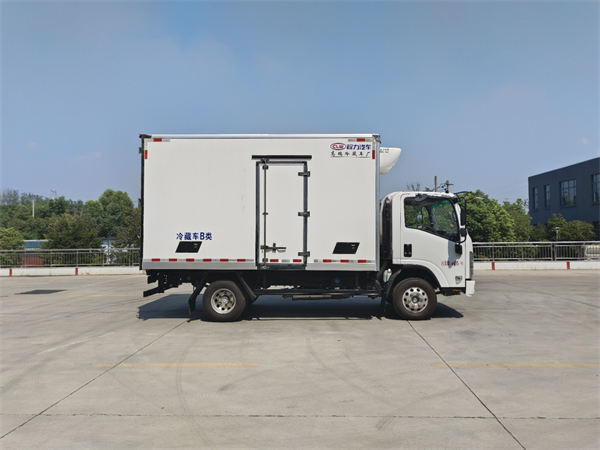 慶鈴鈴咖藍(lán)牌冷藏車