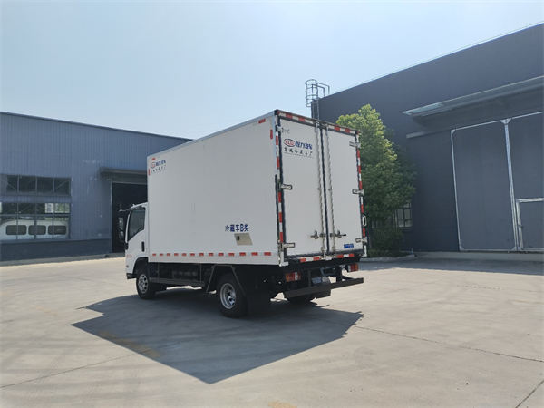 慶鈴鈴咖藍(lán)牌冷藏車
