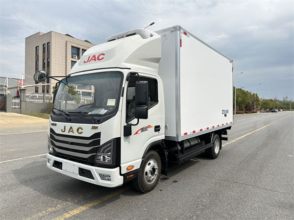 江淮運(yùn)多多傲運(yùn)雙燃料冷藏車