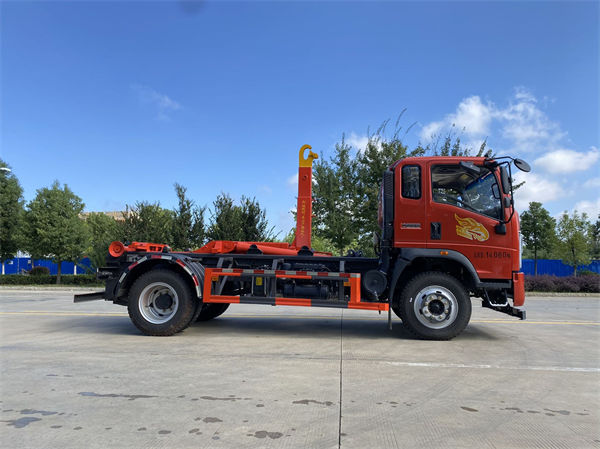 重汽豪曼14噸勾臂垃圾車
