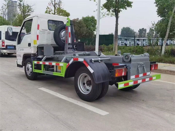 福田小卡之星2勾臂垃圾車